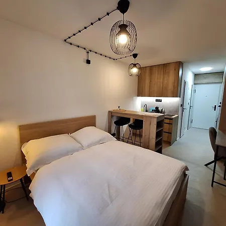 Apartmán Entrez Snp - Pri Fakultnej Nemocnici